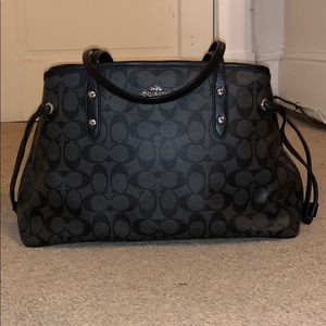 COACH F57842 DRAWSTRING SIGNATURE SHOULDER BAG